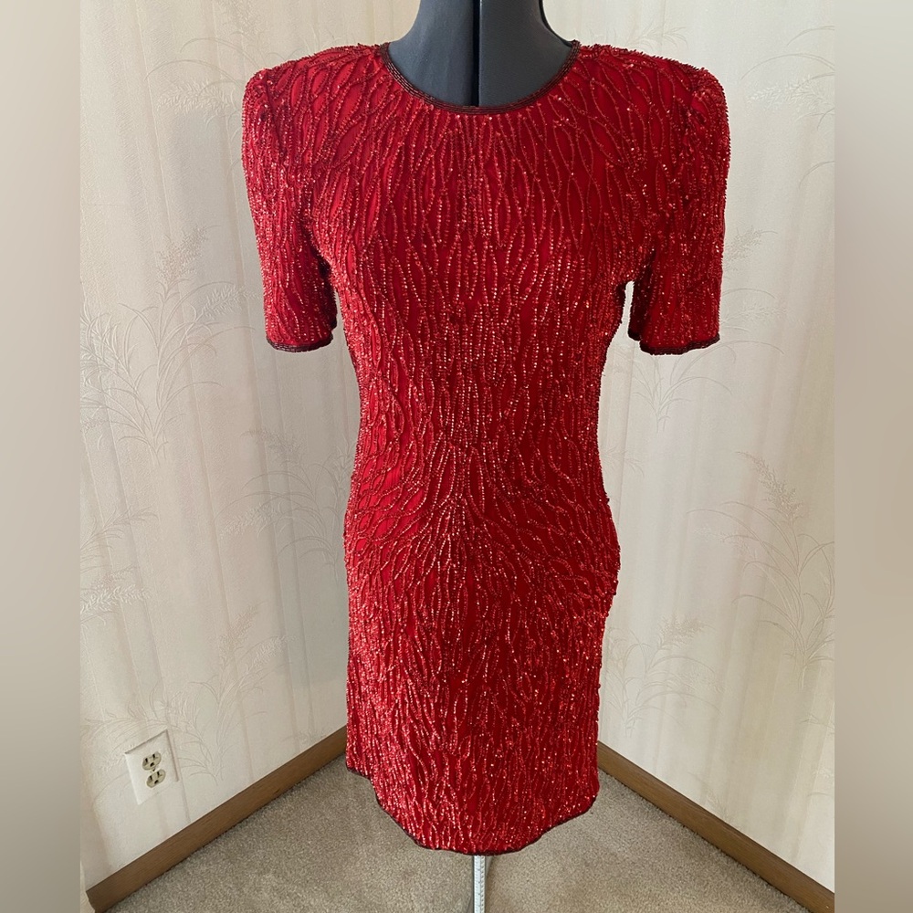 Elegant vintage form fitting red sequin and bead dress (sb03)